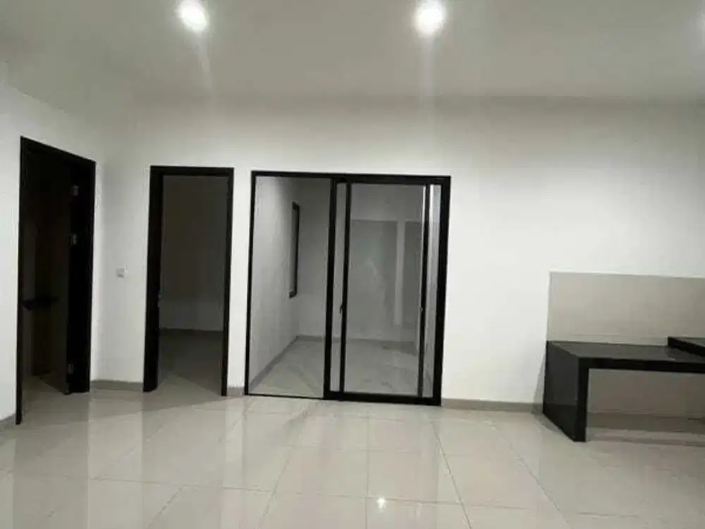 sewa rumah 2 lantai PIK 2 uk 8x12,5m kosongan