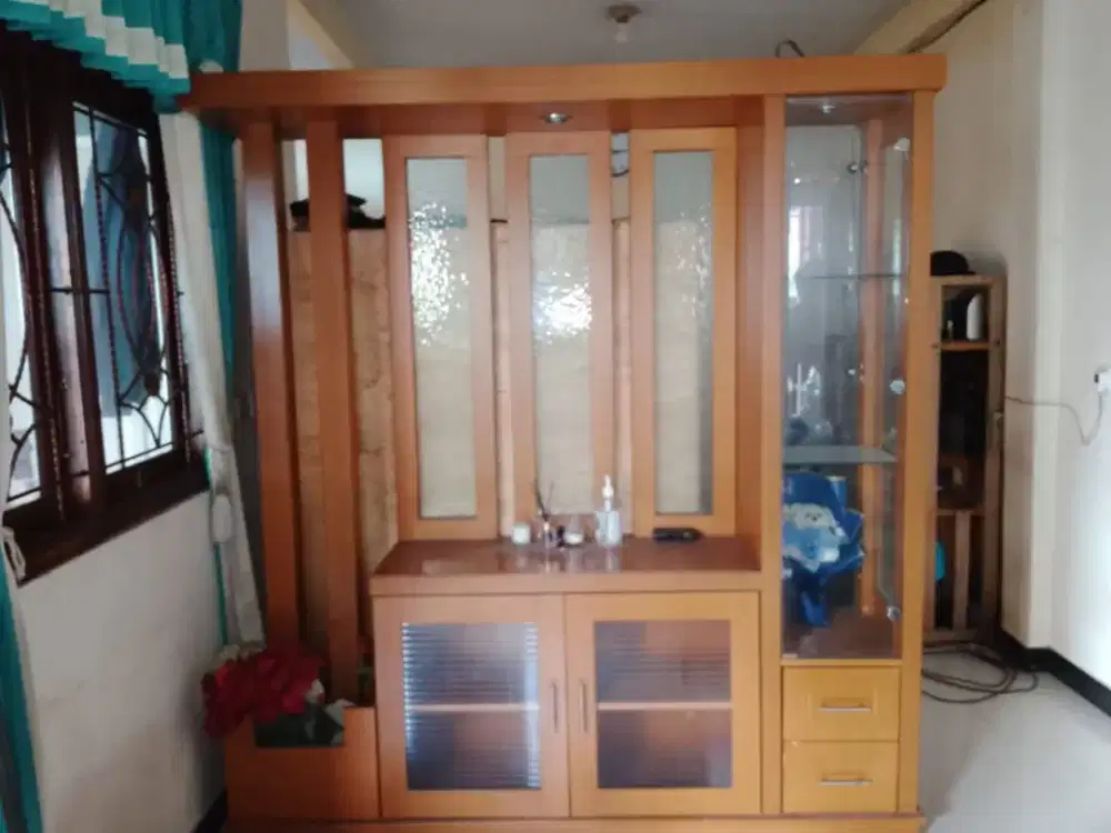 Buffet/Lemari Hias Ruang Tamu