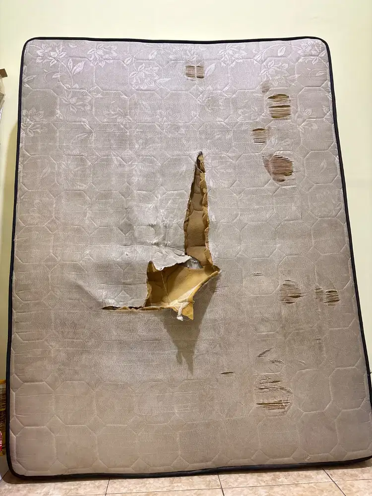 Spring Bed Bekas Penggunaan 3 Tahun