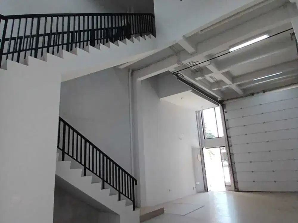 Sewa Gudang dan kantor di PIK2 bizzpark siap pakai HOOK