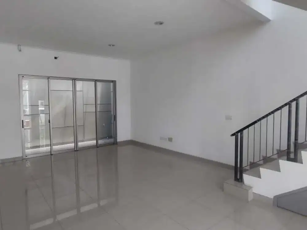 jual rumah 2 lantai PIK 2 uk 8x15m kosongan standard