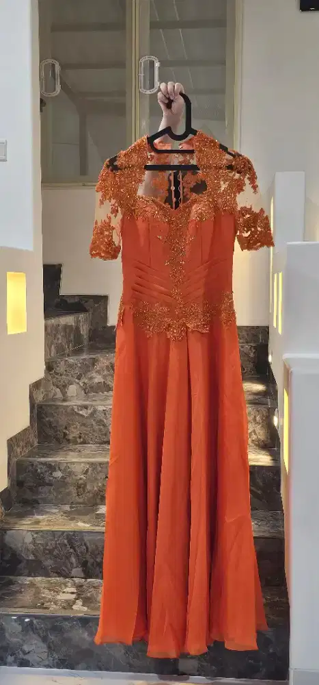 Gaun Pesta  masih bagus