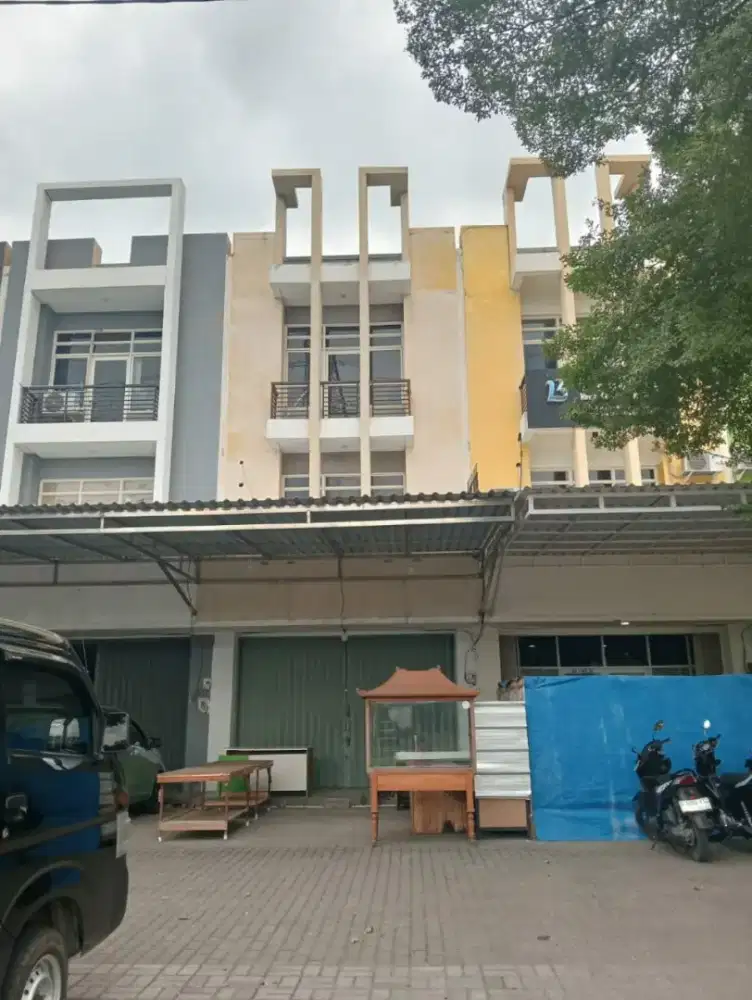 Ruko siap pakai di Symponi Harapan Indah Bekasi