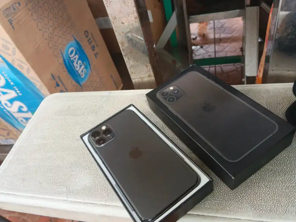 Iphone 11 pro max 256gb ikut baruu
