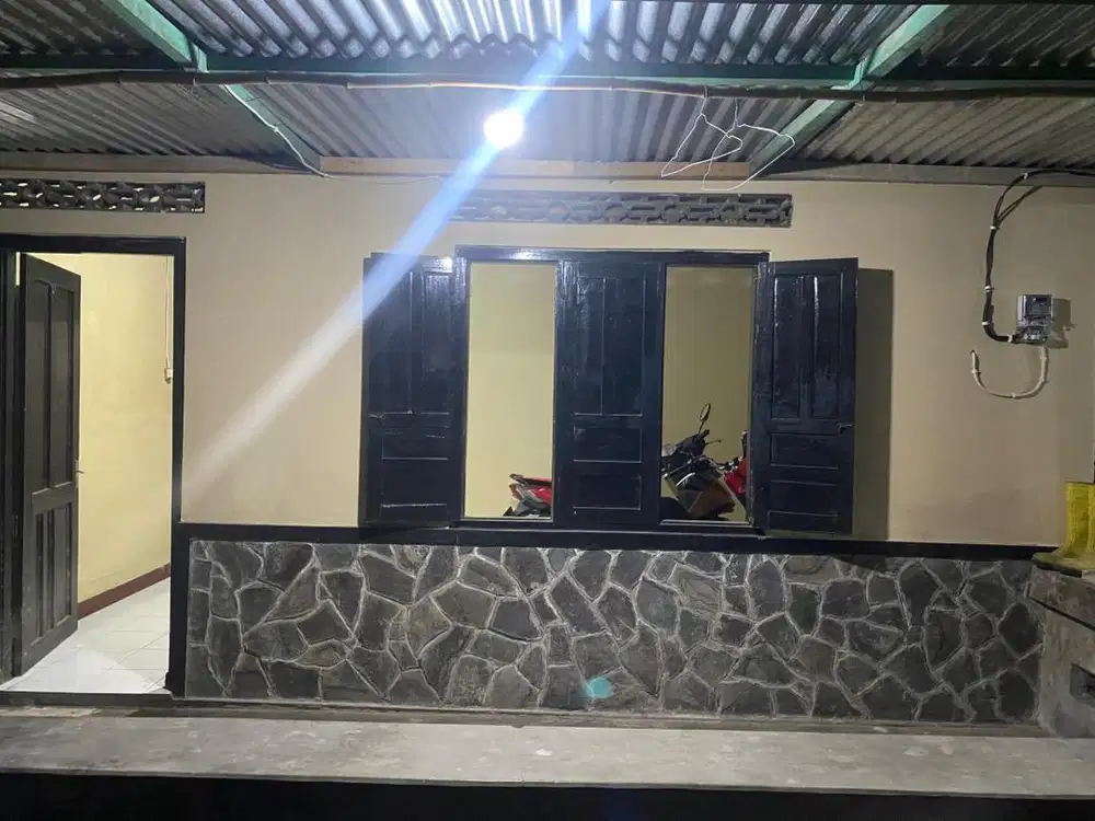 Di Kontrakan Di GODEAN