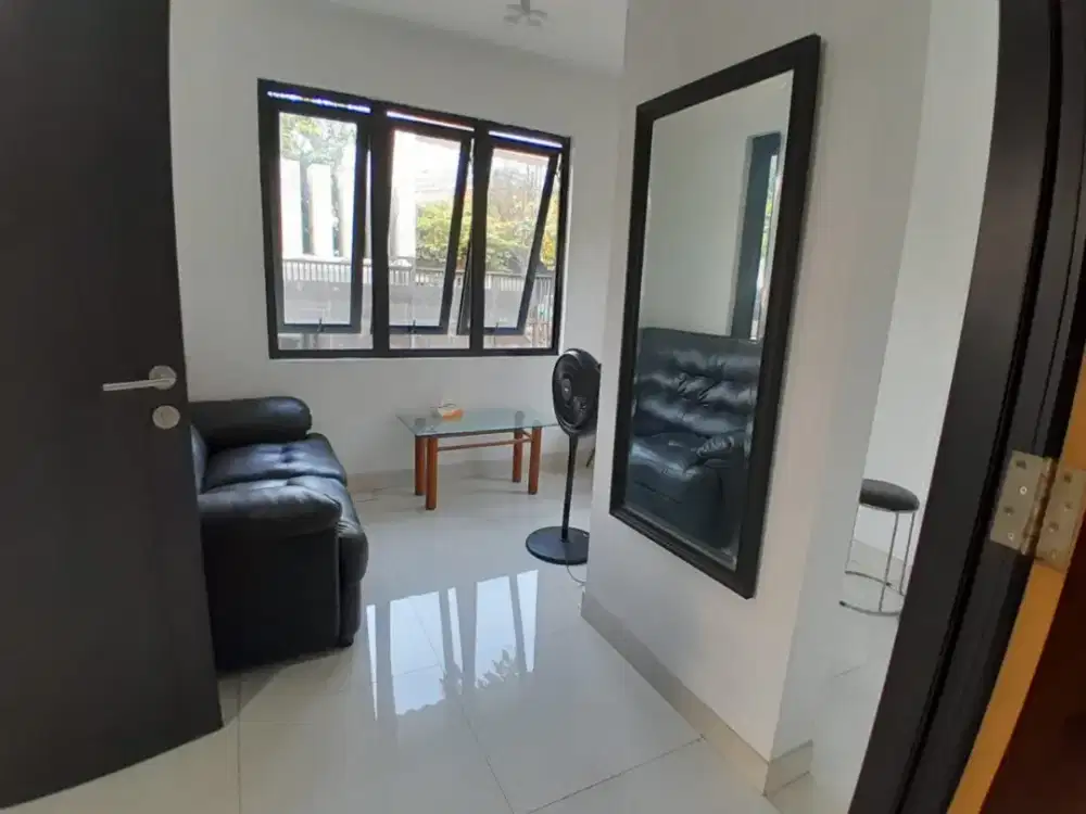 Dijual Cepat Rumah 2 Lantai Siap Huni dlm Cluster di Kemang Sari