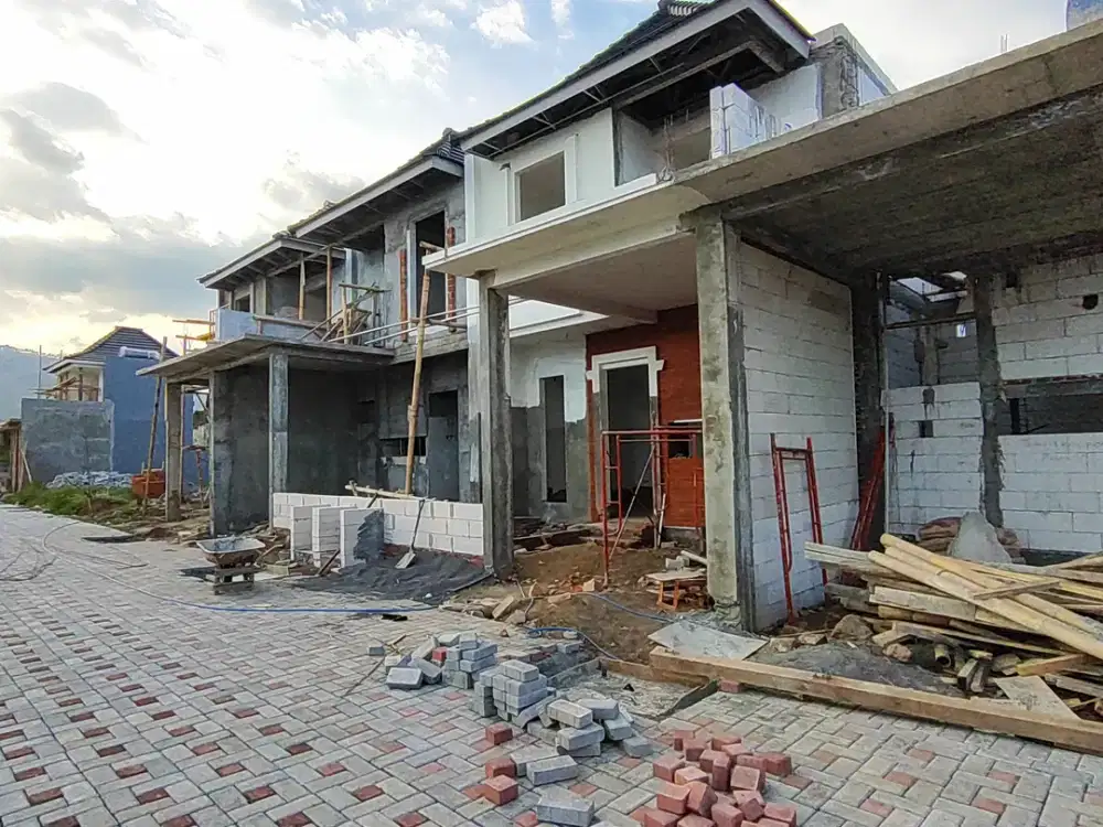 Rumah Villa 3 Lantai Private Pool View Indah 2 Menit Alun Alun Batu