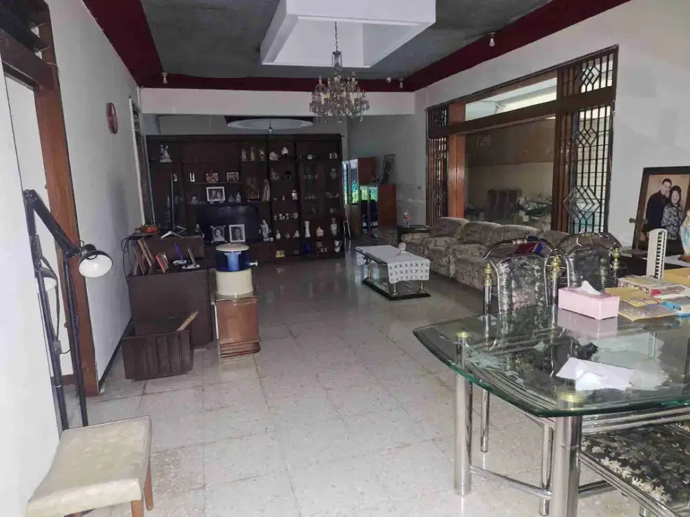 Disewakan Rumah Usaha Di Lokasi Strategis Sayap RIAU