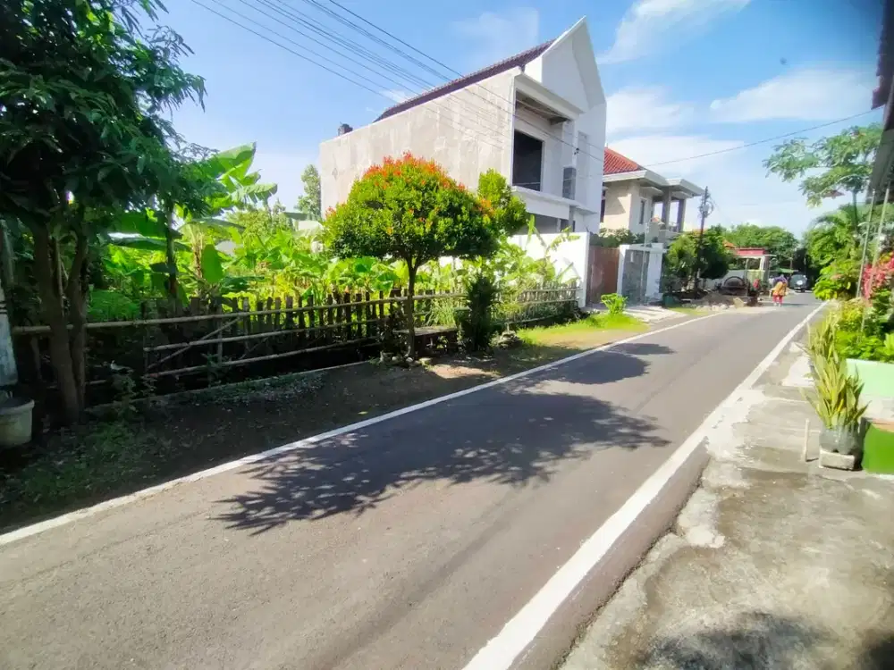 DIJUAL Tanah pekarangan : Lingkungan damai, bisa bikin santai