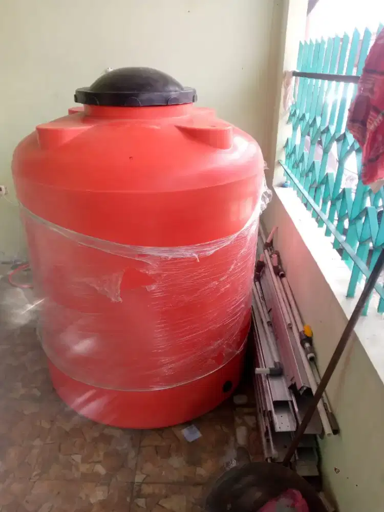 Tangki 1100liter 98% baru