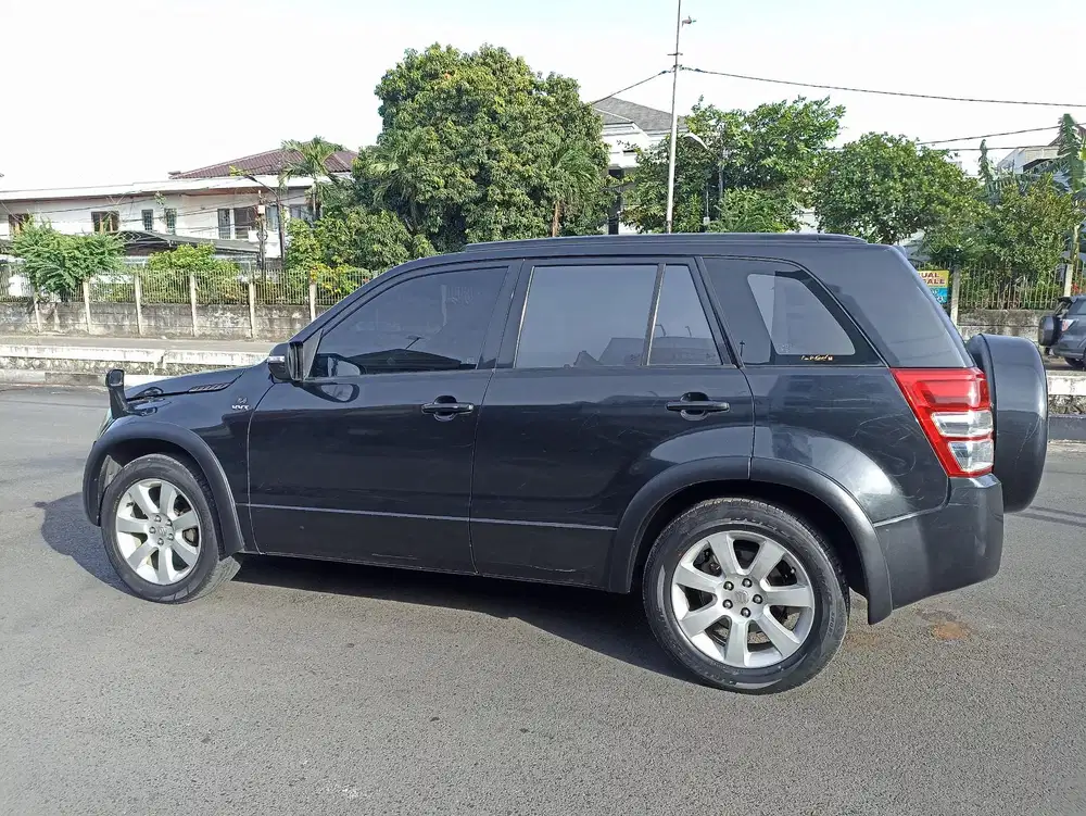 Suzuki Grand Vitara 2010 Bensin