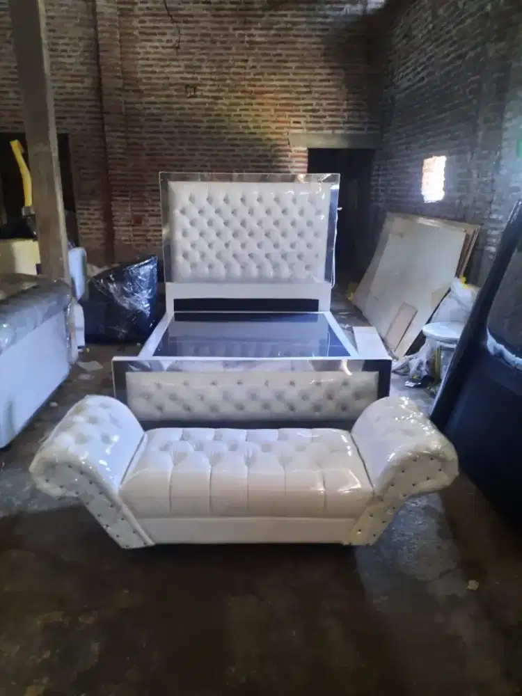 Divan Springbed + Puff Perahu 160x200