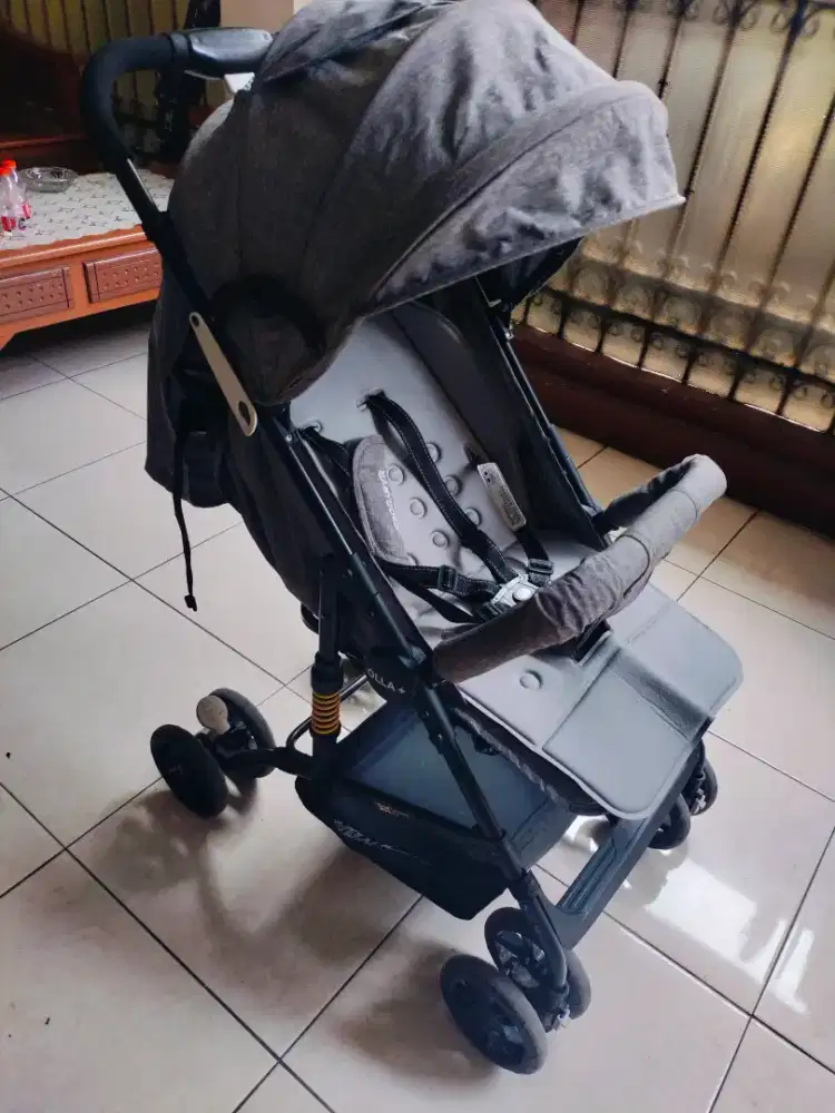 Stroller baby warna hitam