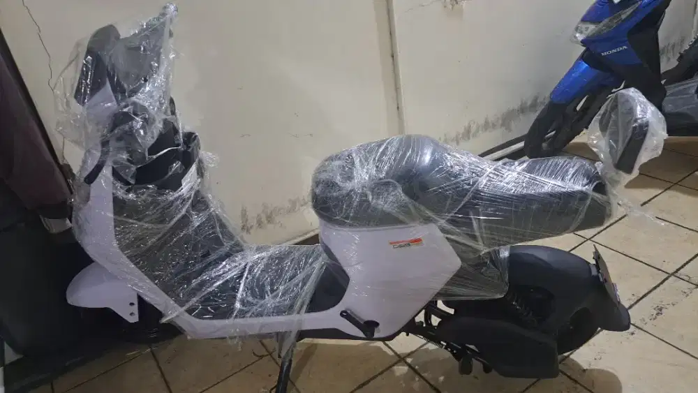 Uwinfly d65 white new ga kepake menang event lari