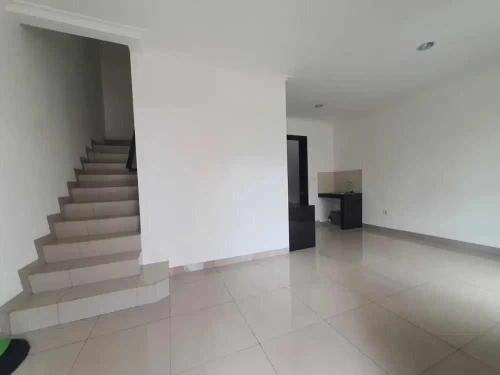 Disewakan Rumah Hot Price di Cluster Springville PIK 2