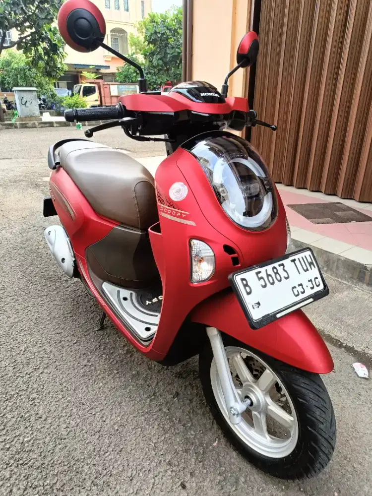 Greess..New Scoopy prestige 2025 km low
