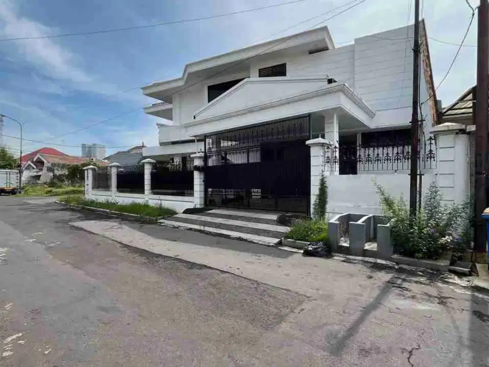 Dijual Rumah Hook Terawat Dharmahusada Indah Utara 2 lantai