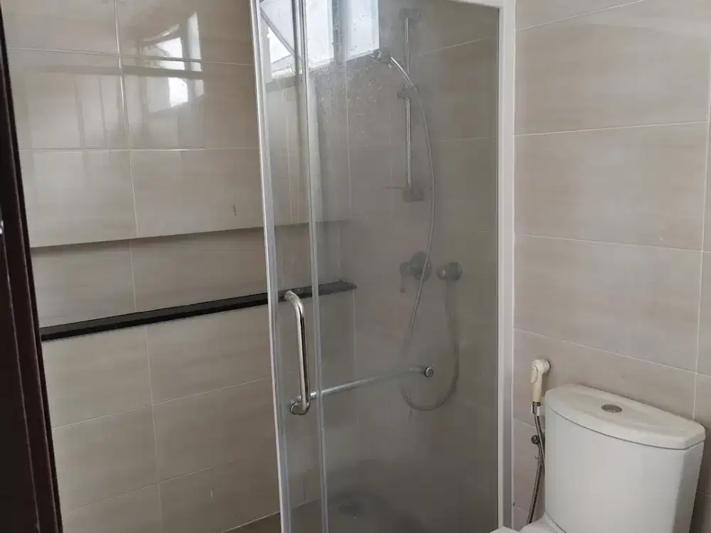 Disewakan Rumah 3 Lantai di Cluster Piano Golf Island PIK