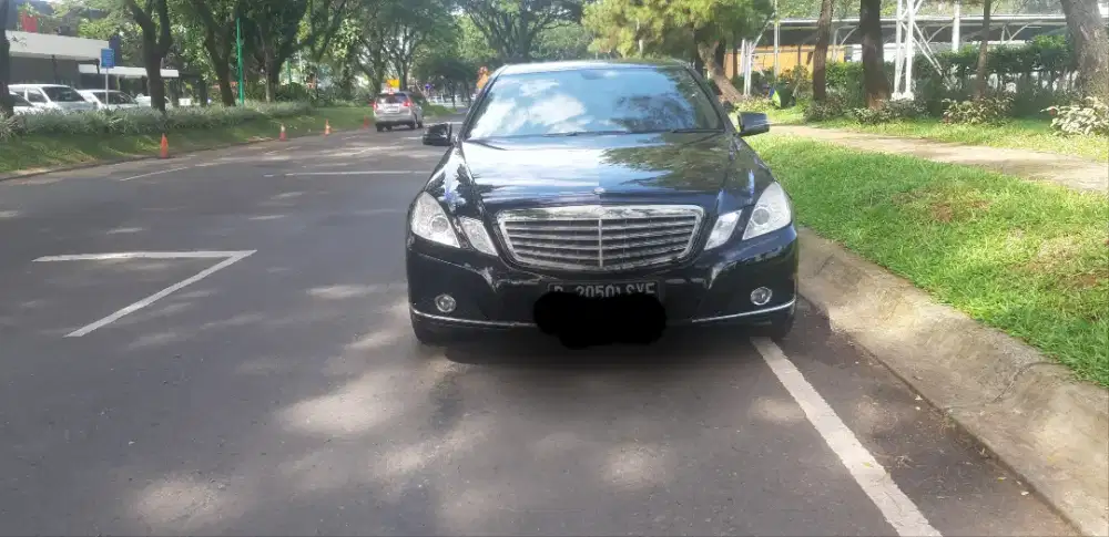 Mercedes benz W212 E250 CGI tahun 2010