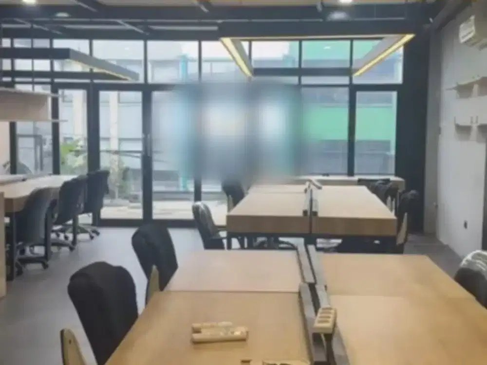 Gedung 5 Lantai di Otista Cocok Kantor Gym Billiard dll