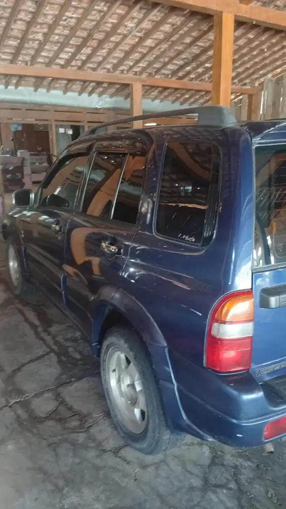 Suzuki Escudo 2000 Bensin