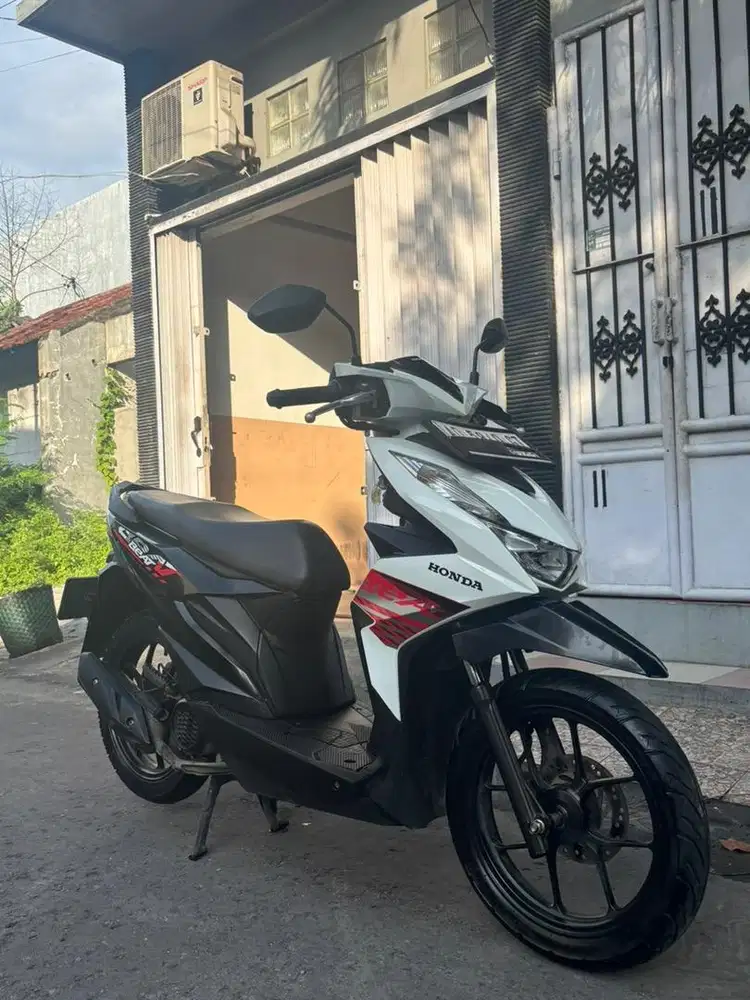 Beat 2022 hitam putih