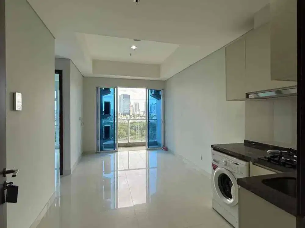 Jual Rugi Termurah Apt Puri Mansion 3BR Baru Hoek Private Lift