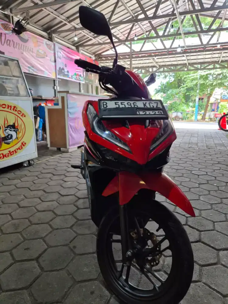 Vario black red 125