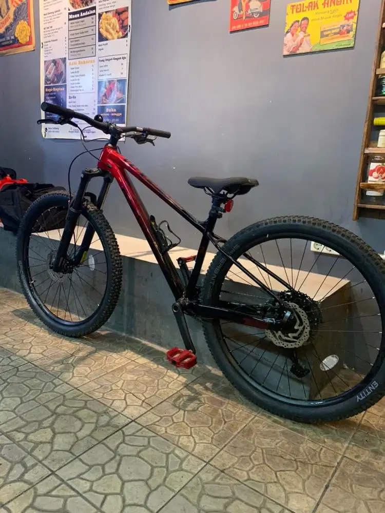 Polygon Xtrada 6 red black