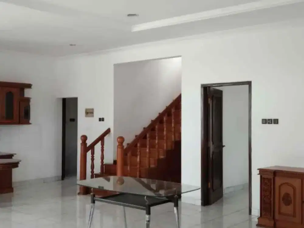 Rumah Klasik Terawat  Bukit idaman setiabudi, Hanya hitung tanah