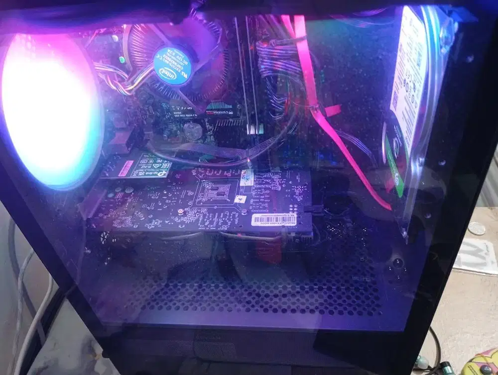 Di jual CPU dan monitor