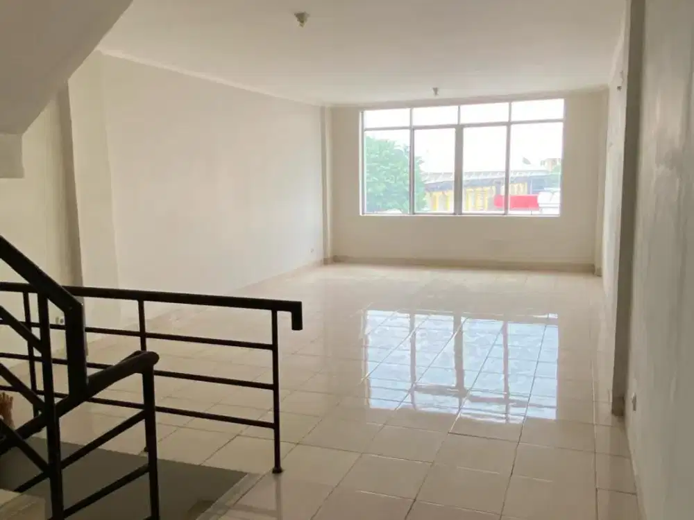 Di Sewakan Ruko Baru di Kalideres