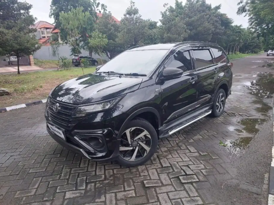 DP MURAH Toyota Rush 1.5 S GR Sport Bensin Matic 2022 Hitam ABT