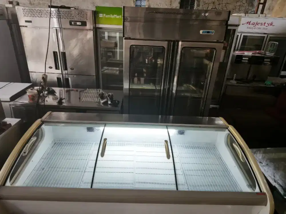 Seafood counter/showcase seafood GEA 
Uk 210×106×90 

Hrg 6jt