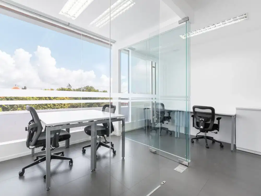 Regus - Benoa Square Bali (Kantor Pribadi 5 orang)