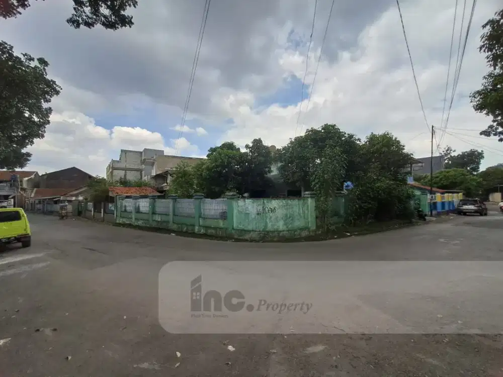 Dijual Cepat Rumah Mainroad Batununggal Buah Batu Bandung.Masih ada tanah kosong 147 m² bisa di bangun ruko, kostan cocok buat investasi.