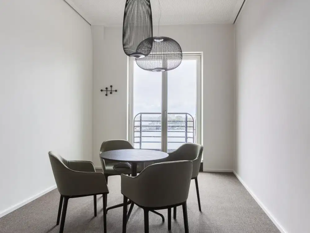 Regus - HQ Lippo Thamrin (Kantor Pribadi 4 orang)