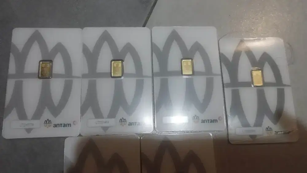 LM antam 0,5 dan 1 grm