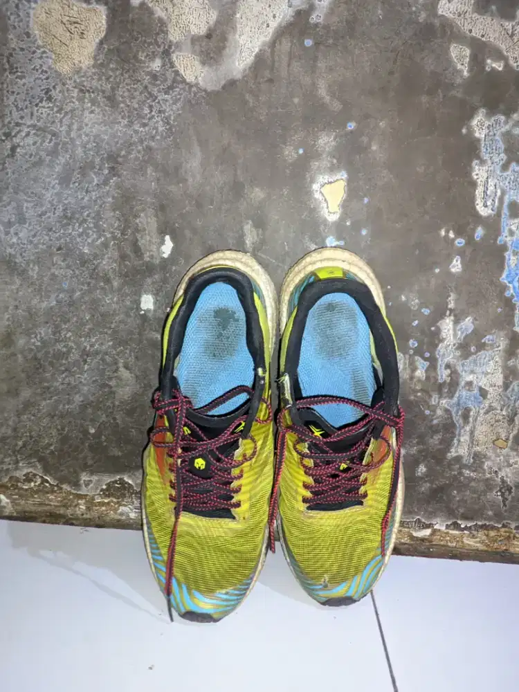 SEPATU RUNNING MILLS ENERMAX DYNAPLATE