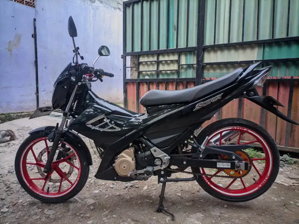 Suzuki satria FU 2015 Istimewa