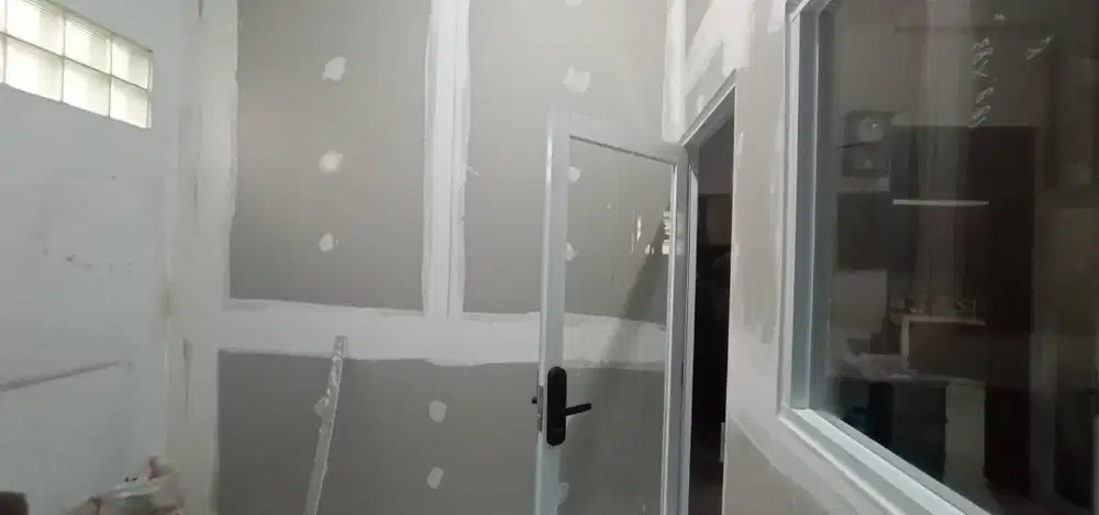 Pasang Sekat - Plafon PVC - Gypsum + Kusen Aluminium - Alumunium