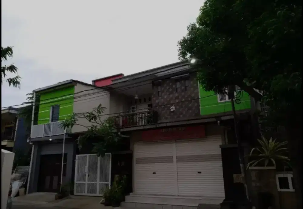 Dijual Rumah Minimalis ada Ruko nya 2 Strategis dekat Puri Botanical.