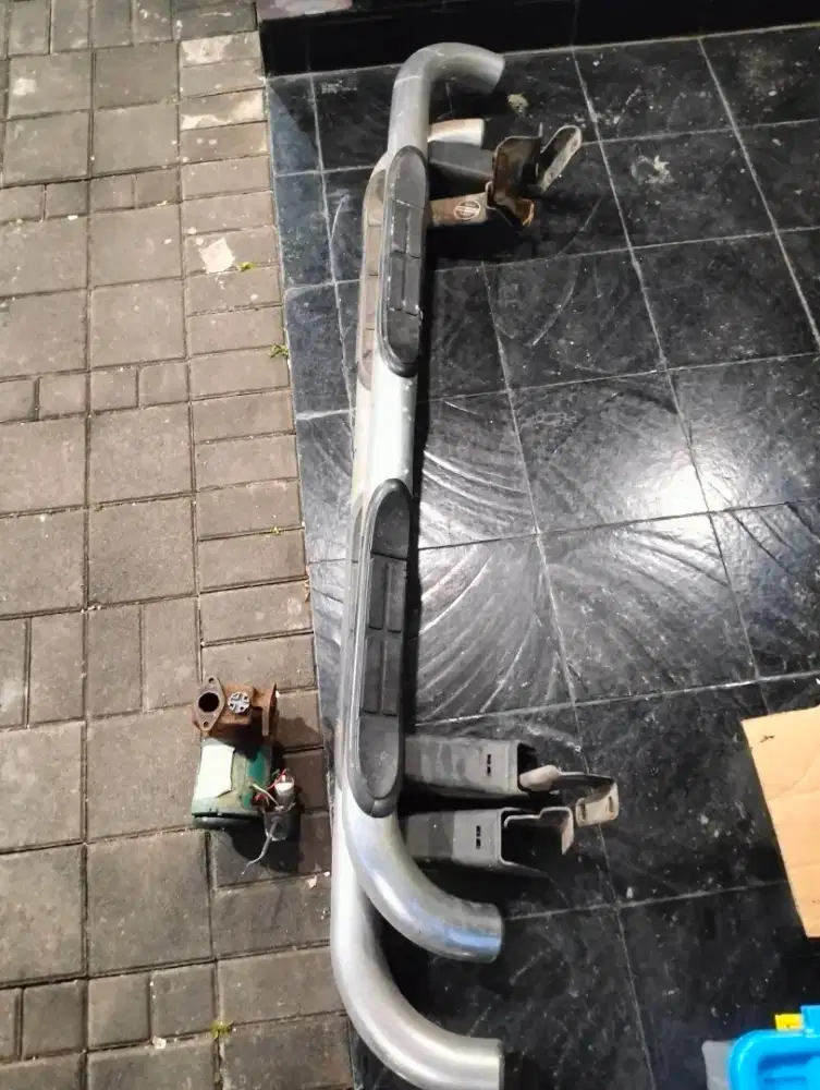 Injakan kaki mobil Hummer H3