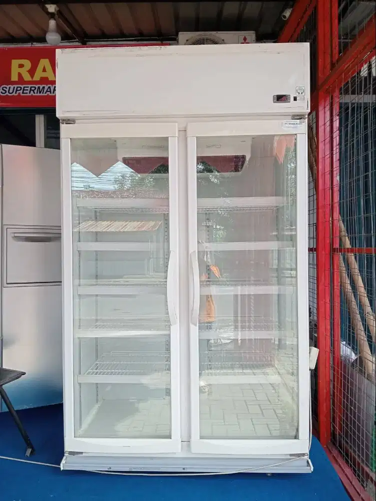Showcase bekas atau chiller pendingin minuman merk panasonic 1000L