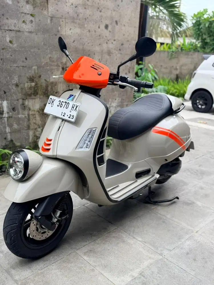 Vespa GTV 300 HPE mulus like new