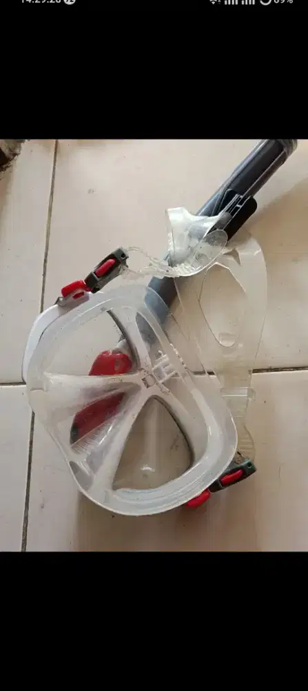 Dijual Kacamata Speedo original Snorkling 1 set siap pakai.