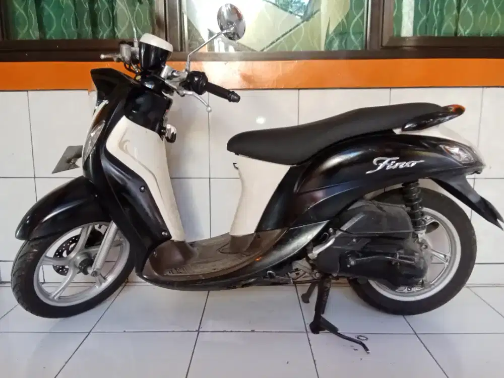 Motor Yamaha Fino injeksi 125cc tahun 2016 .surat lengkap pajak aman.