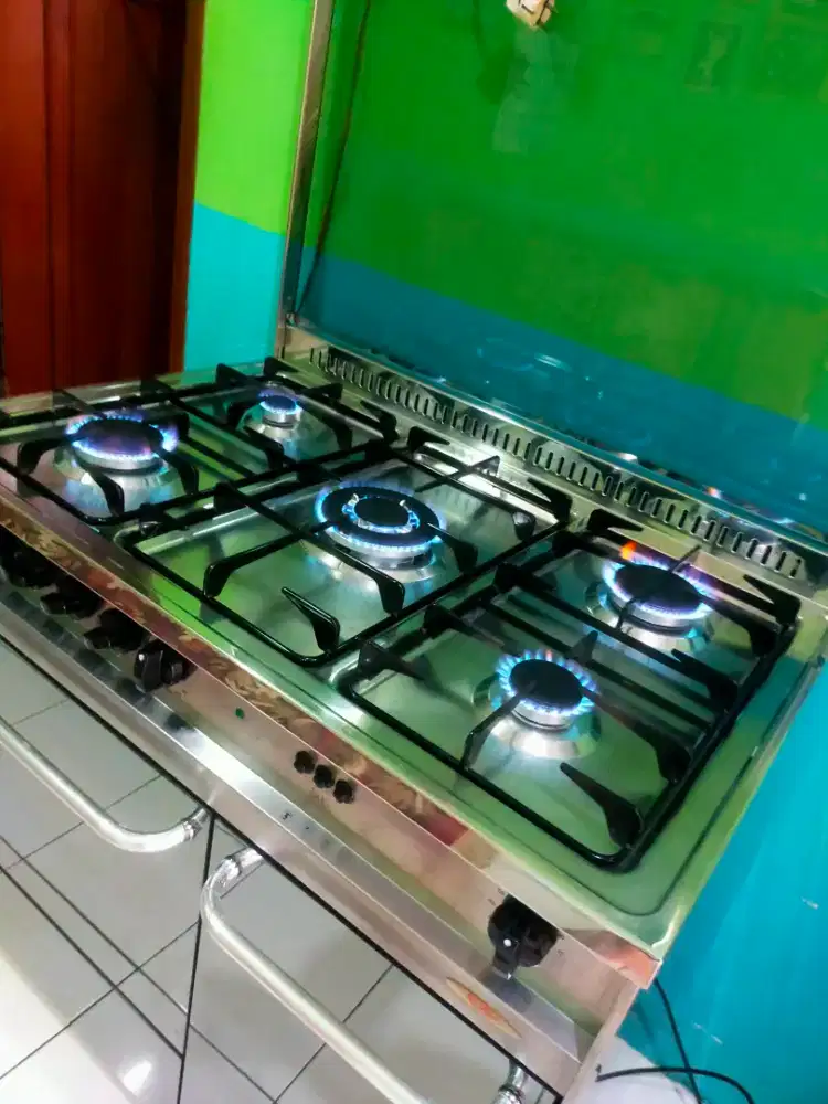 Kompor gas+oven Siap Pakai dan Siap Kirim.