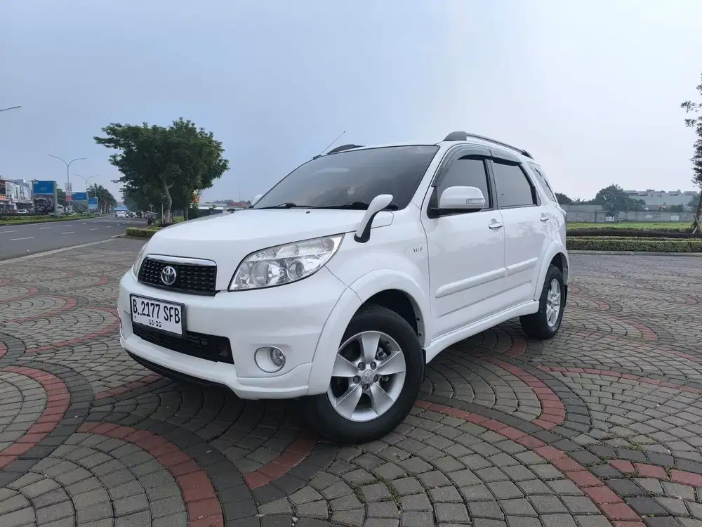 Toyota Rush G metik  dp 6 juta 2014 Bensin