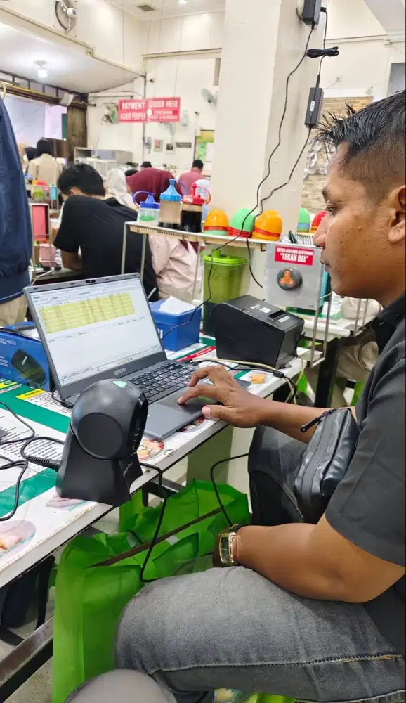 Komputer Aplikasi Program Software Keuangan Kasir Semua Usaha